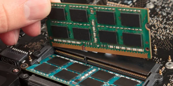 Sostituzione RAM — PC Desktop e Laptop